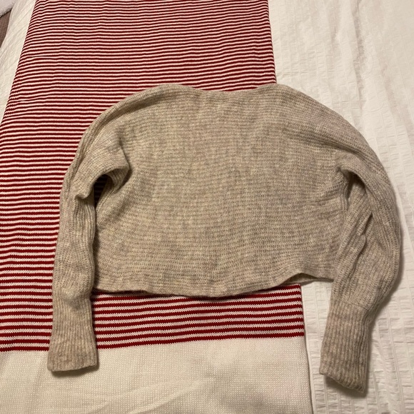 ✨SOLD✨Babaton Tessin Sweater (in light grey/oatmeal color) - Picture 3 of 9